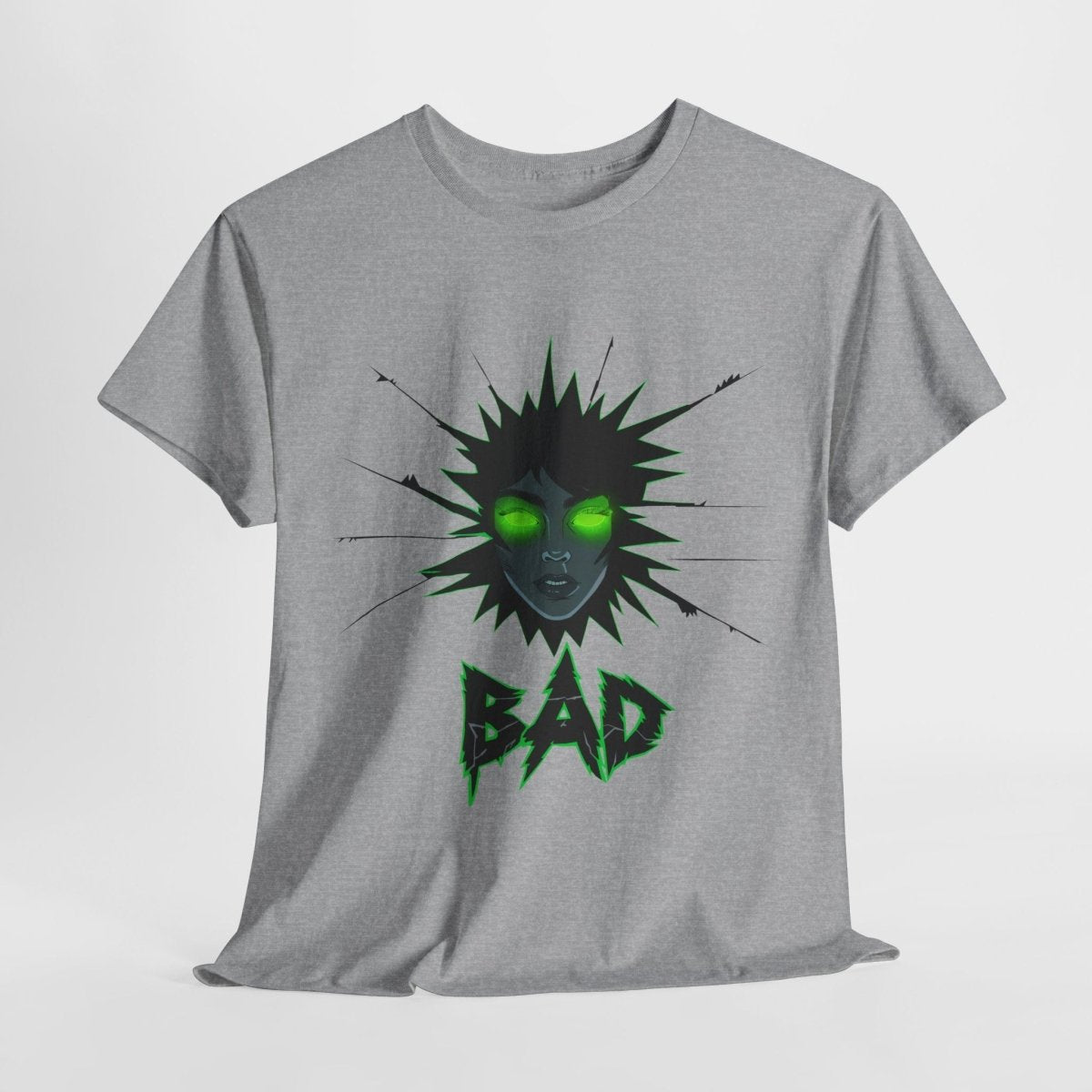 Bad T-Shirt – Mystische Frau mit leuchtend grünen Augen - TeeGerDesign - T-Shirt - Crew neck