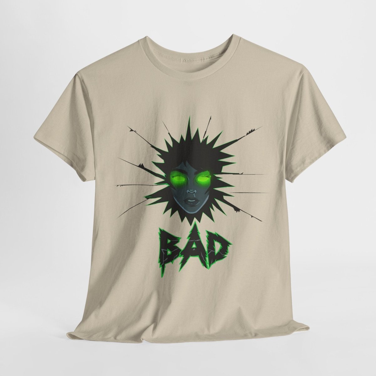 Bad T-Shirt – Mystische Frau mit leuchtend grünen Augen - TeeGerDesign - T-Shirt - Crew neck