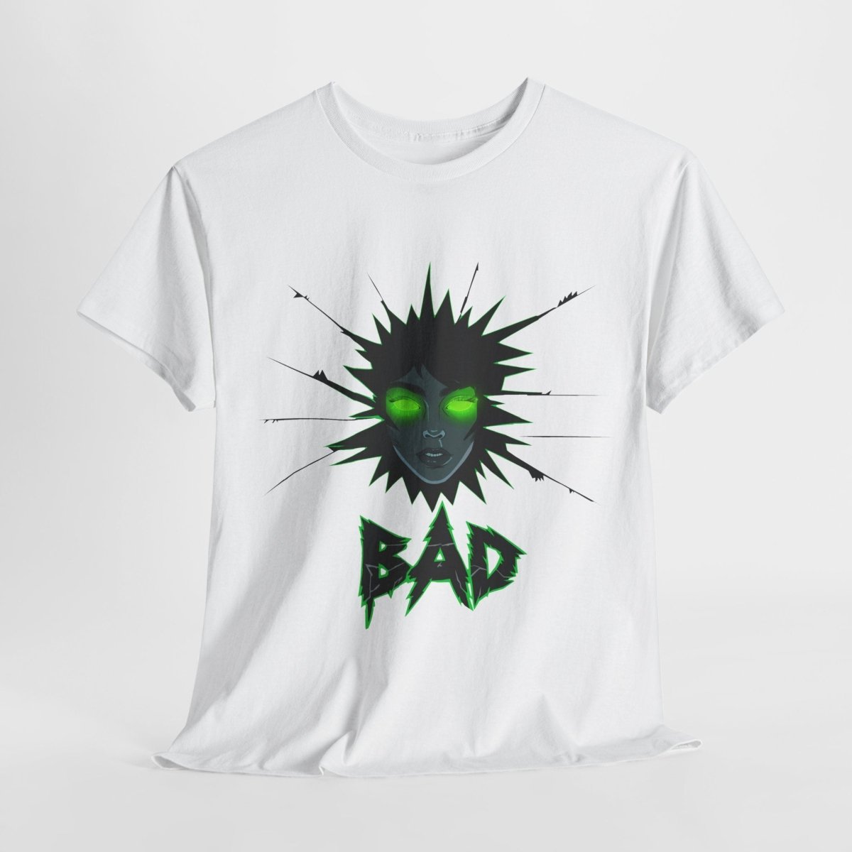 Bad T-Shirt – Mystische Frau mit leuchtend grünen Augen - TeeGerDesign - T-Shirt - Crew neck