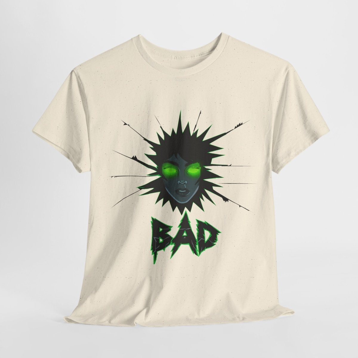 Bad T-Shirt – Mystische Frau mit leuchtend grünen Augen - TeeGerDesign - T-Shirt - Crew neck