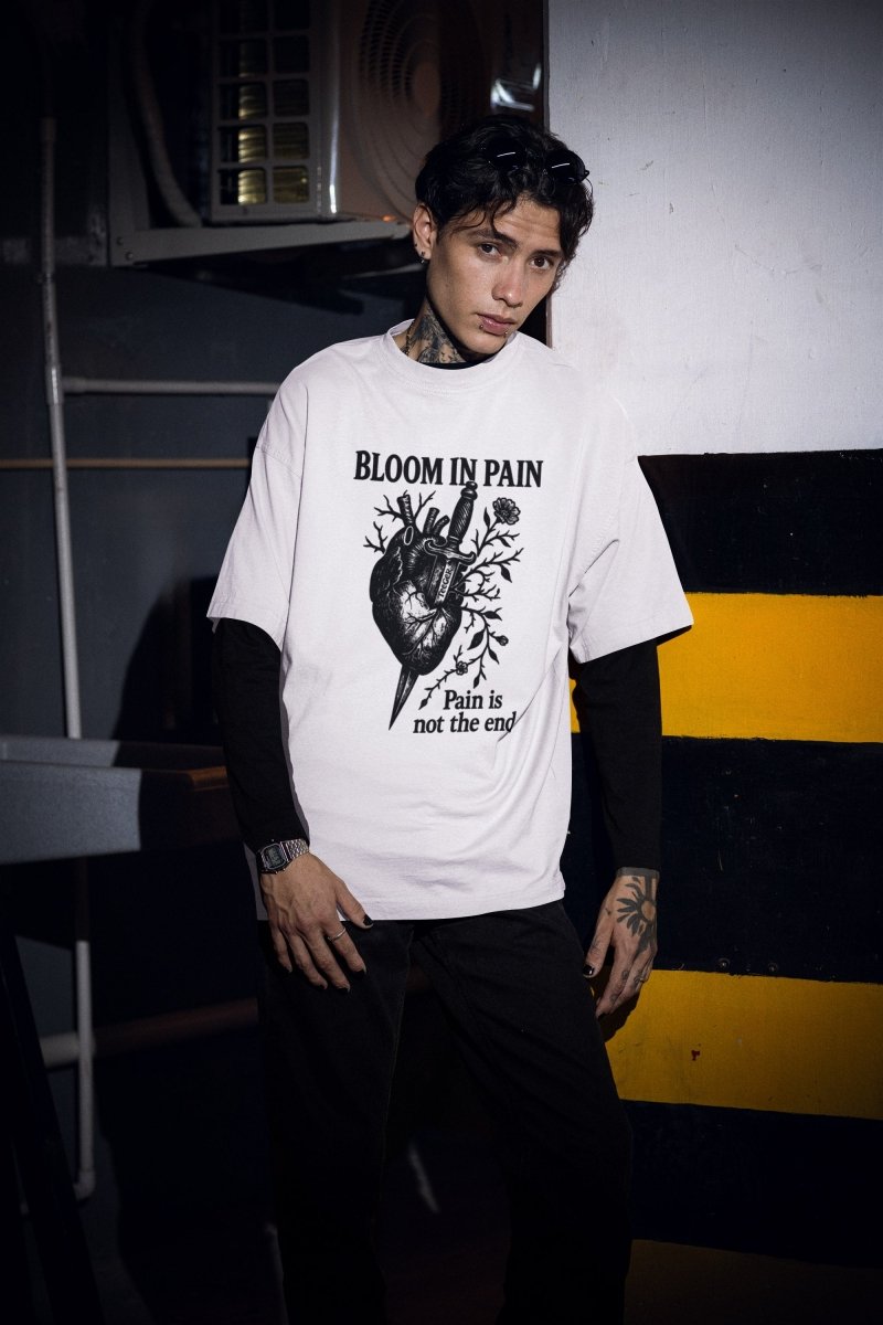 Liam TeeGer Bloom in Pain - Oversized Heart & Dagger Frontprint Shirt - TeeGerDesign - T-Shirt - BY163
