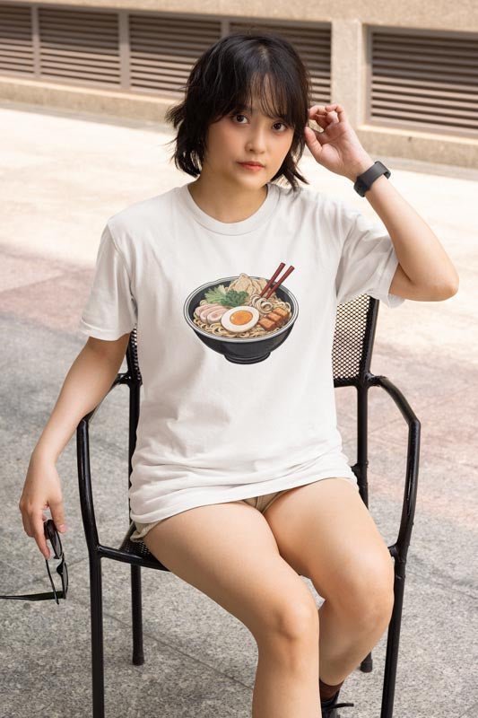 Ramen Nudeln T - Shirt mit Aufdruck | Japanliebhaber Shirt mit japanischen Ramen Nudeln - TeeGerDesign - T - Shirt - Crew neck